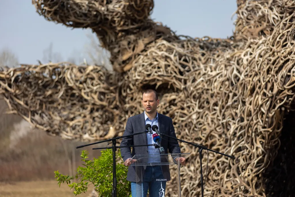 Vadászati és Természeti Világkiállítás, Szőke Gábor Miklós, Totem 