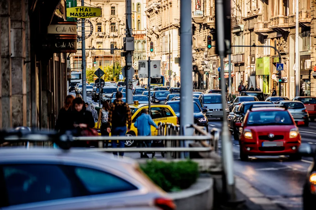 dugó, közlekedés, forgalom, forgalmi dugó, torlódás, autók, budapest, budapesti közlekedés 