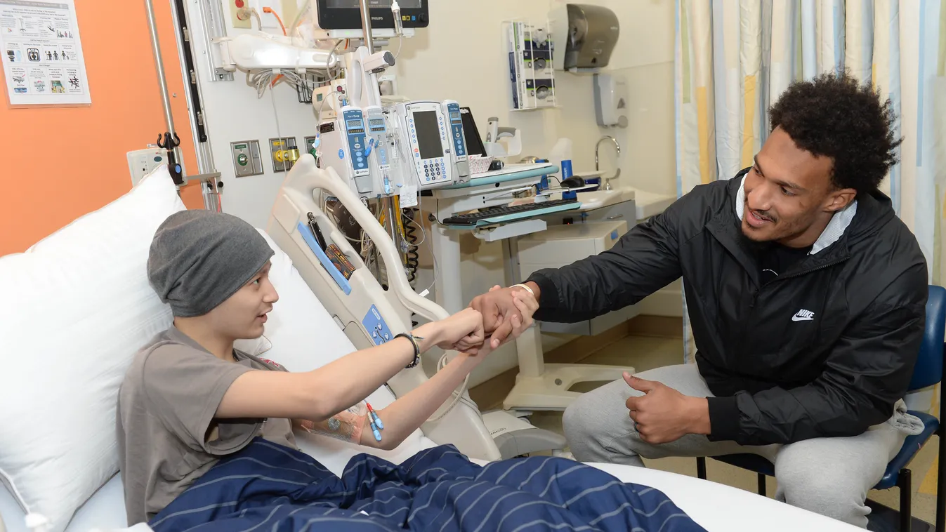 rák gyermekrák Patriots Bring Smiles To Cancer Patients At Boston Children's Hospital GettyImageRank1 boston bestof toppix 