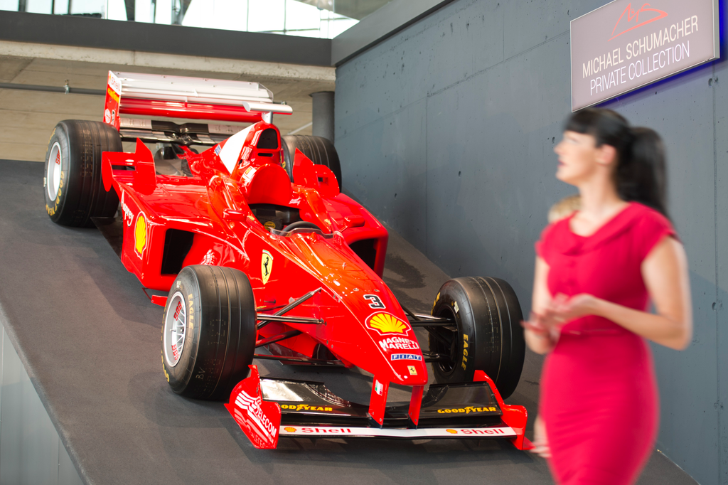 Forma-1, Michael Schumacher autógyűjteménye, Motorworld, Ferrari F300, 1998 