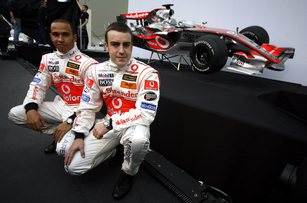 Forma-1, Fernando Alonso, McLaren, Lewis Hamilton, autóbemutató 2007 