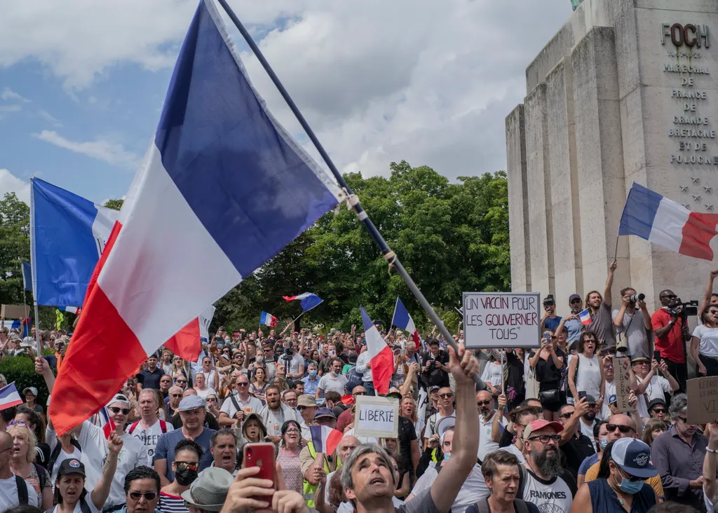 francia koronavírus korlátozások elleni tüntetés, Franciaország, tüntetés, 2021 