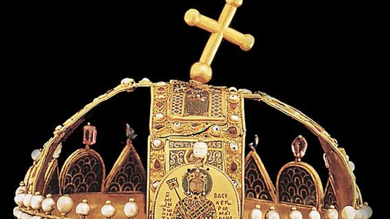 A magyar szent korona rejtélyei cikkhez, A korona oldalnézetből. Jól látható, hogy a felső pántok benyomódtak 