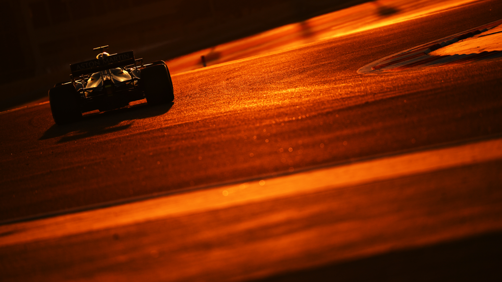Forma-1, Sebastian Vettel, Aston Martin, Alpha Tauri, Bahrein teszt 3. nap, sziluett 