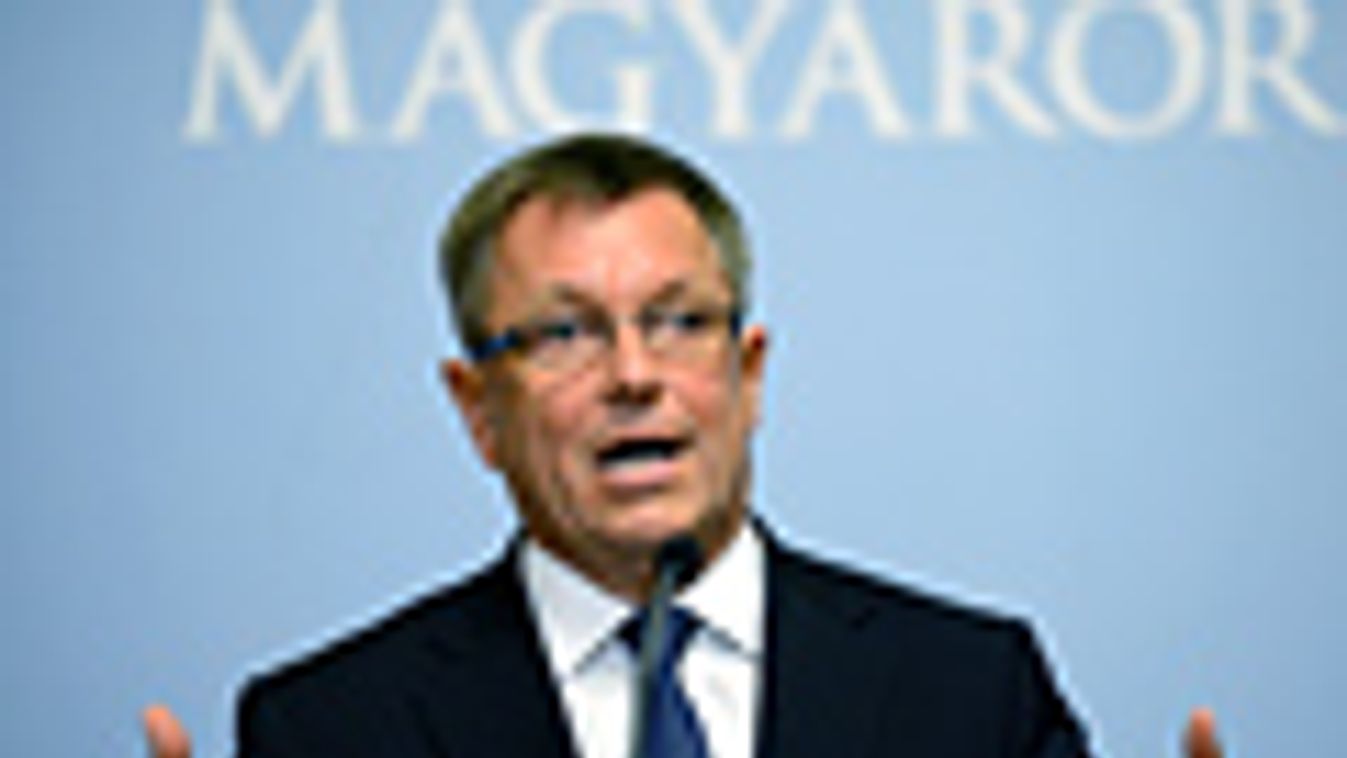 Matolcsy György nemzetgazdasági miniszter, sajtótájékoztató, új csomag, intézkedéssorozat