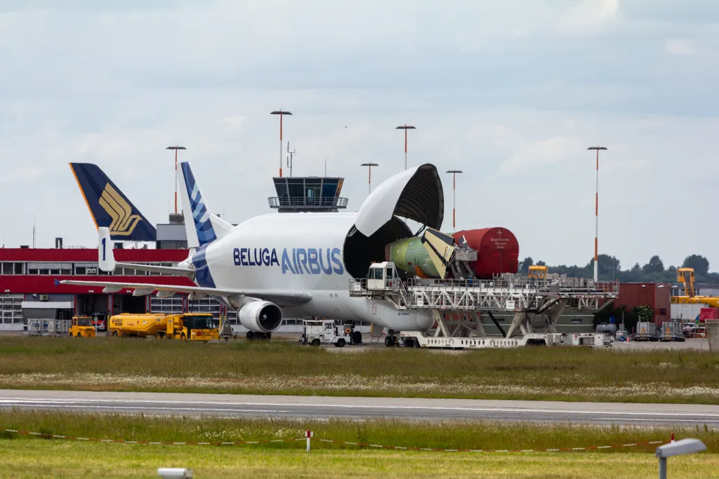 repülő beluga repülőgép szállító Airbus Beluga 