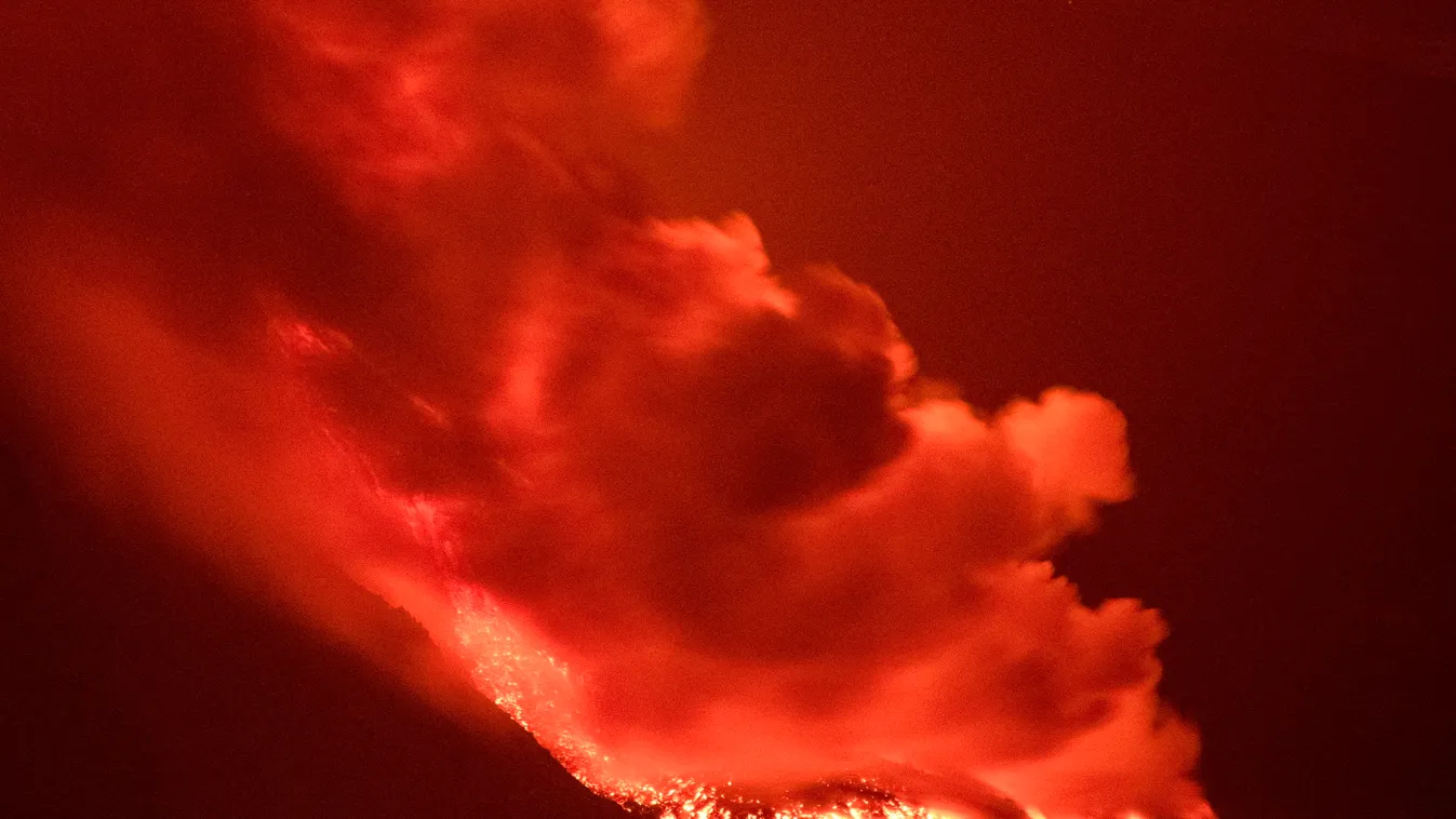 Cumbre Vieja vulkán, vulkánkitörés, Kanári-szigetek, Spanyolország, La Palma, láva 