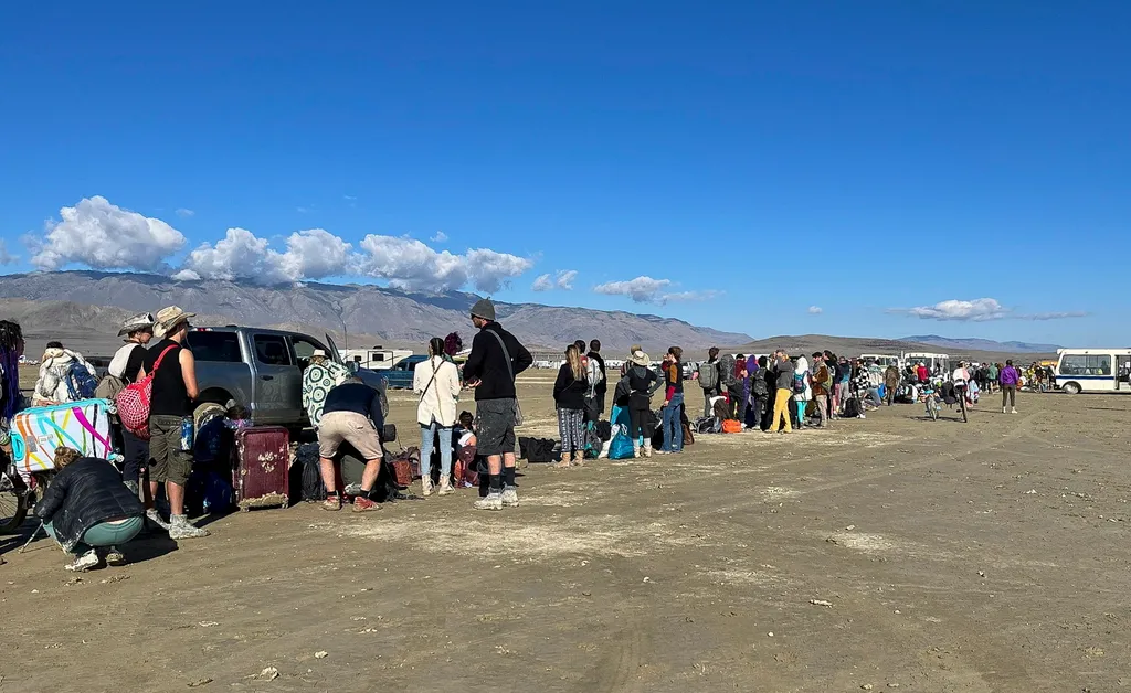 Burning Man, fesztivál, Nevada, sivatag, eső, sár, sártenger, 2023 