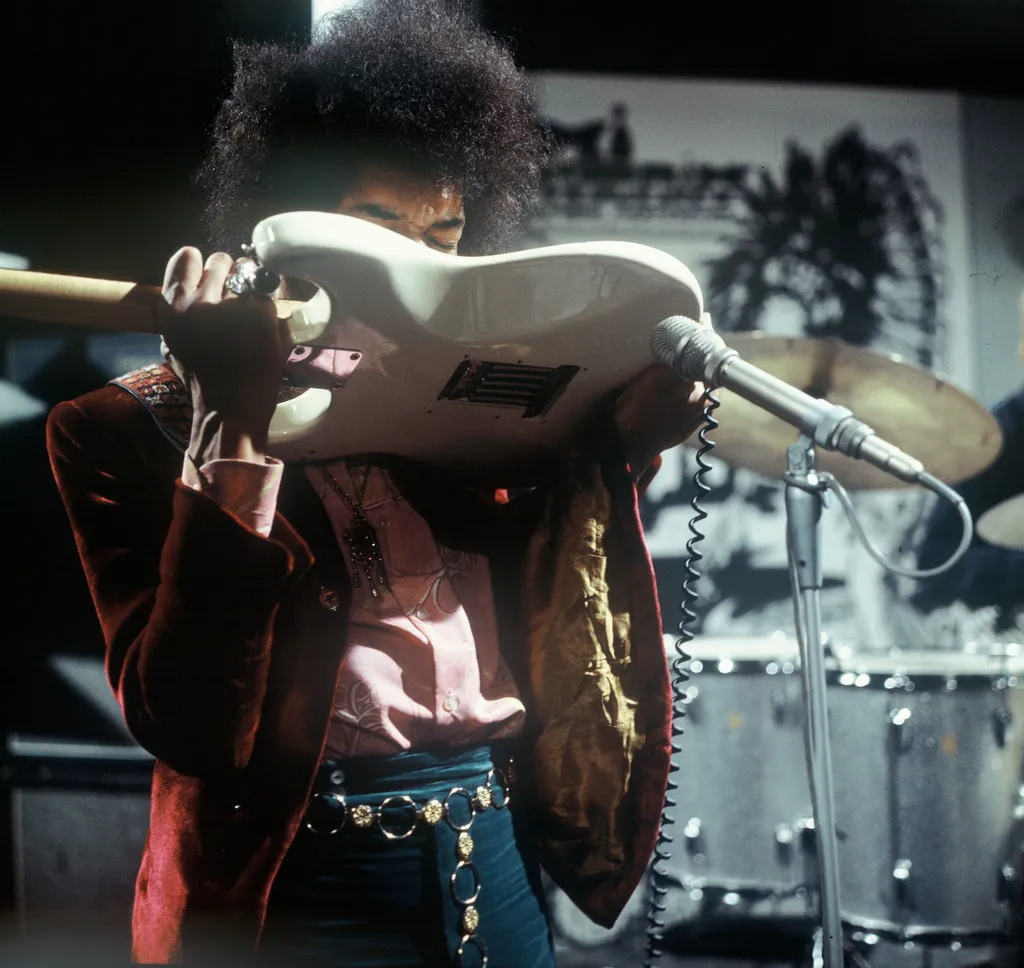 Jimi Hendrix 40,the during PORTRAIT ENTERTAINMENT STAR special MUSIC legend experience pop ARTIST ROCK DEITY GOD COPYRIGHT exceptional GUITAR studios hero anp GUITARIST kippa POP MUSIC sixties jimi hendrix hilversum stardom HORIZONTAL 