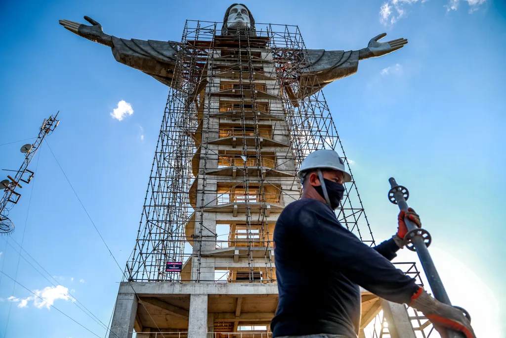 A rióinál is hatalmasabb Krisztus-szobrot építenek egy brazil kisvárosban, galéria, 2021 