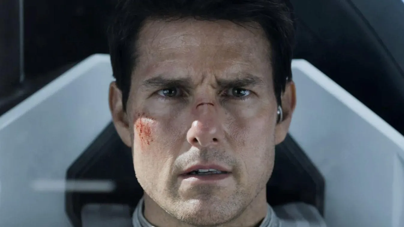 Tom Cruise a Feledés című filmben 