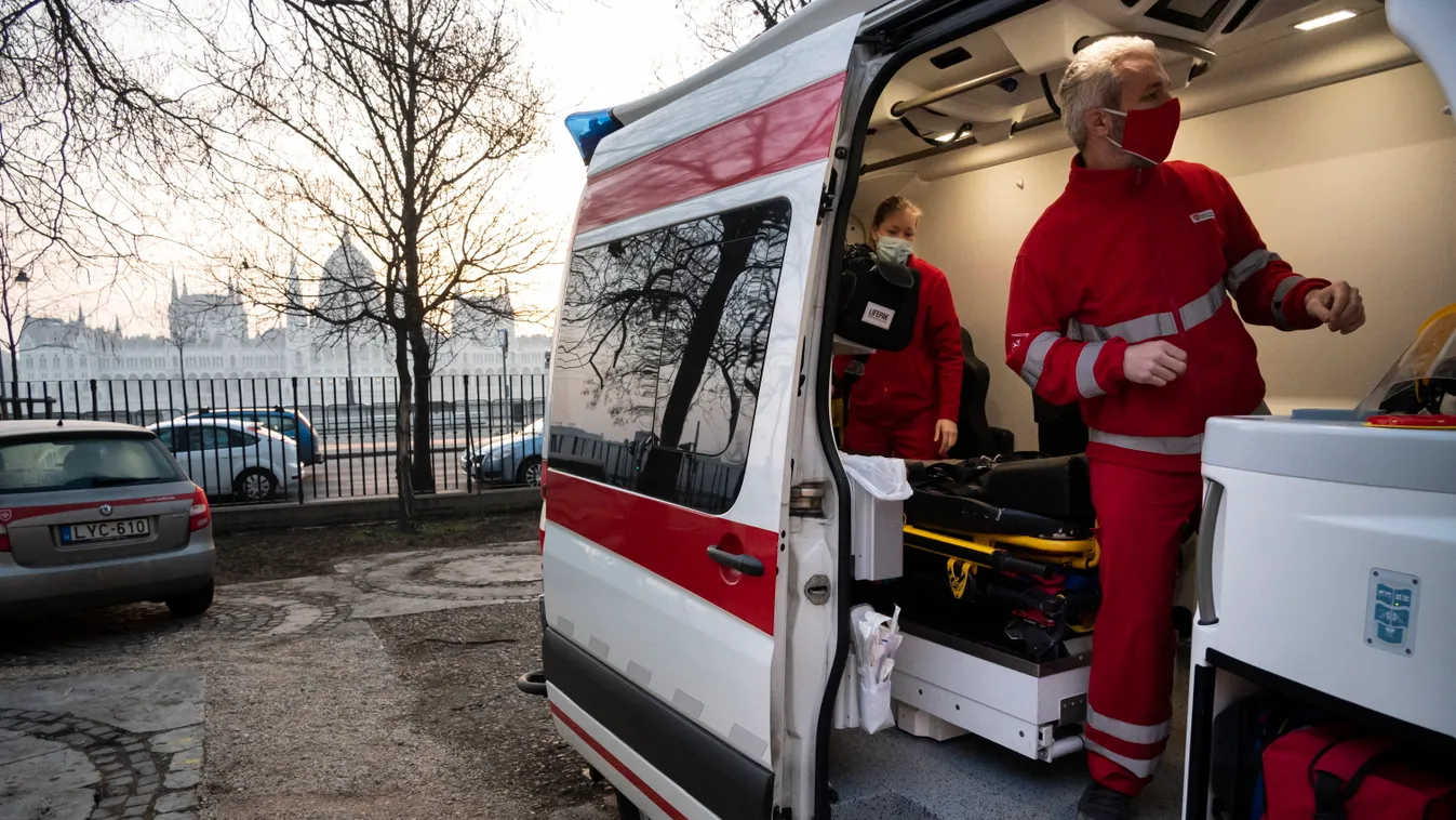 30 éves a Magyar Máltai Szeretetszolgálat Mentőszolgálata 
  Imolya Patrícia ÁLTALÁNOS KULCSSZÓ Covid-19 Foglalkozás koronavírus-járvány KÖZLEKEDÉSI ESZKÖZ mentőautó mentős önkéntes SZEMÉLY születésnap 