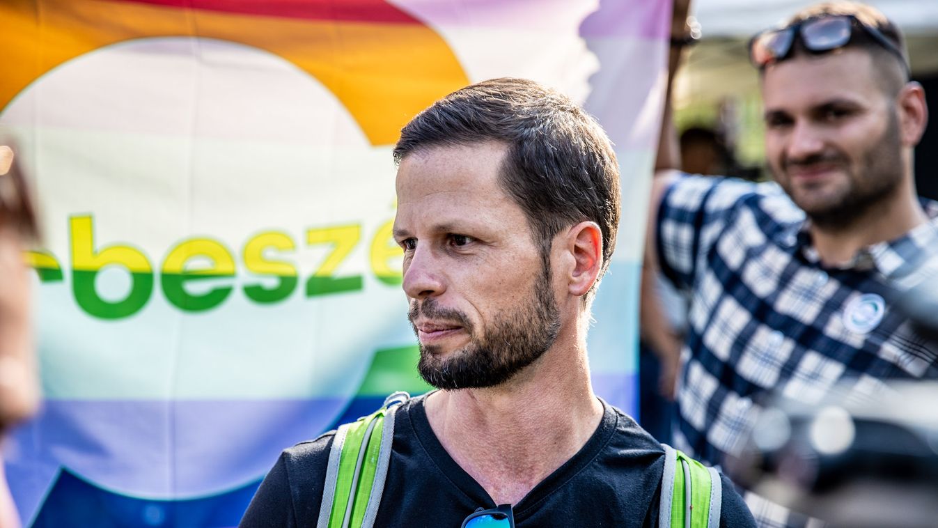 Pride-felvonulás Budapesten, Pride, Budapest, Budapest Pride 2021, LMBTQ, LMBT, LGBT, 2021.07.24., Párbeszéd Magyarországért, Párbeszéd, Tordai Bence 