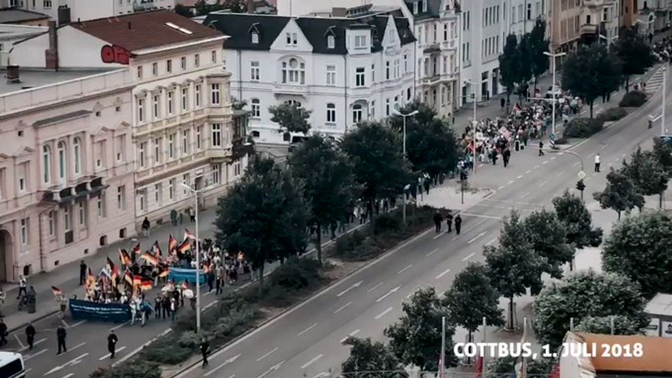 Cottbus tüntetés Angela Merkel 