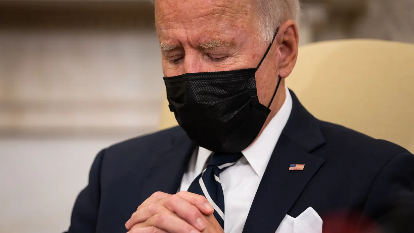Joe Biden, Naftali Bennett, alvás, elalszik, megbeszélés 