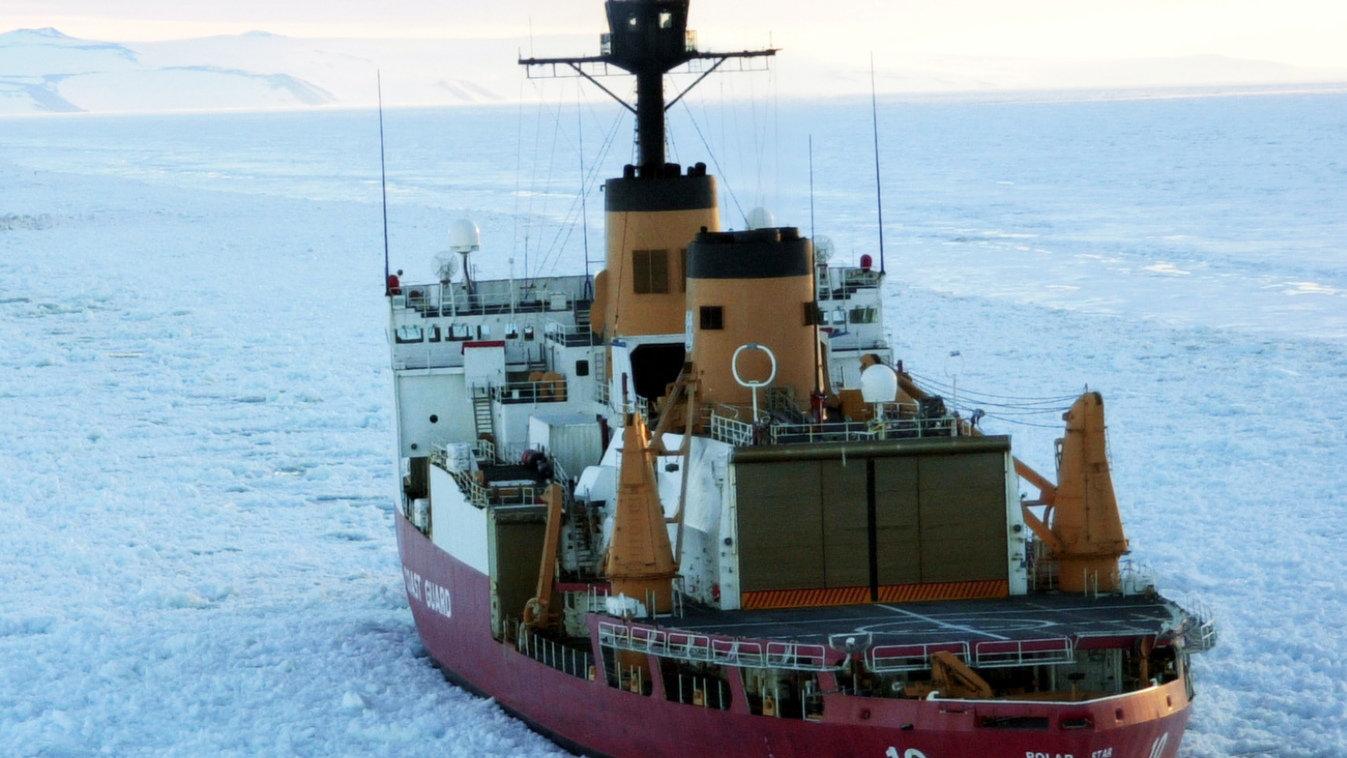 Polar Star jégtörő 2005-ben, egy antarktiszi expedíción 