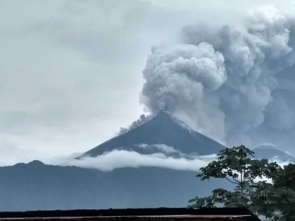 Fuego, Guatemala, vulkán 