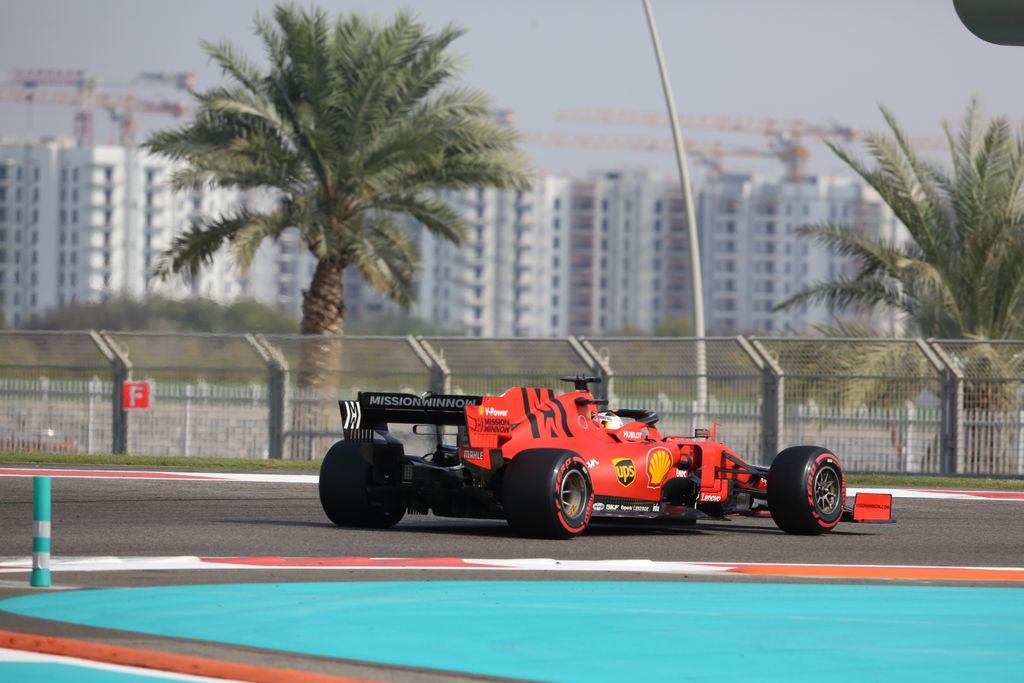 Forma-1, Sebastian Vettel, Scuderia Ferrari, Abu-Dzabi teszt 