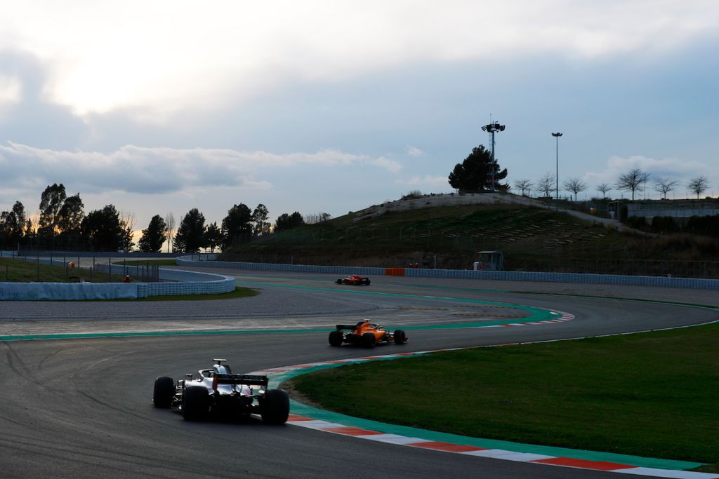 A Forma-1 előszezoni tesztje Barcelonában - 7. nap, Kevin Magnussen, Haas F1 Team, Stoffel Vandoorne, McLaren Racing 