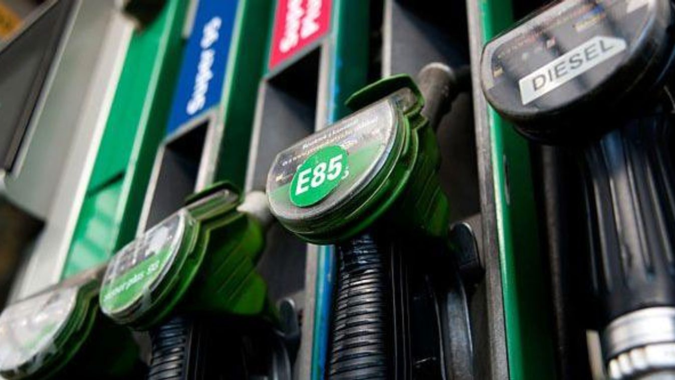 Munkabizottságot hoztak létre a pénztárgépcserét megkönnyítendő, miután az Ásványolaj Szövetség bejelentette: a benzinkutak nem tudnak kinyitni januárban. 
