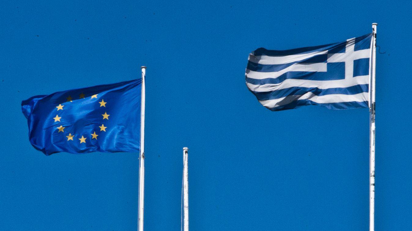 Athén , Görögország, válság, nemzeti és EU zészló.
Fotó:Dudás Szabolcs
2015.07.02. 