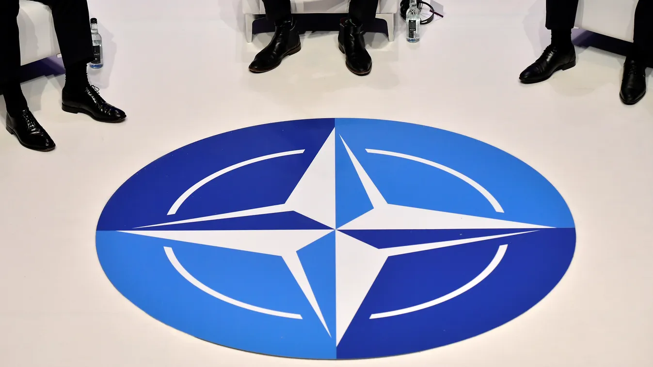NATO, logó 