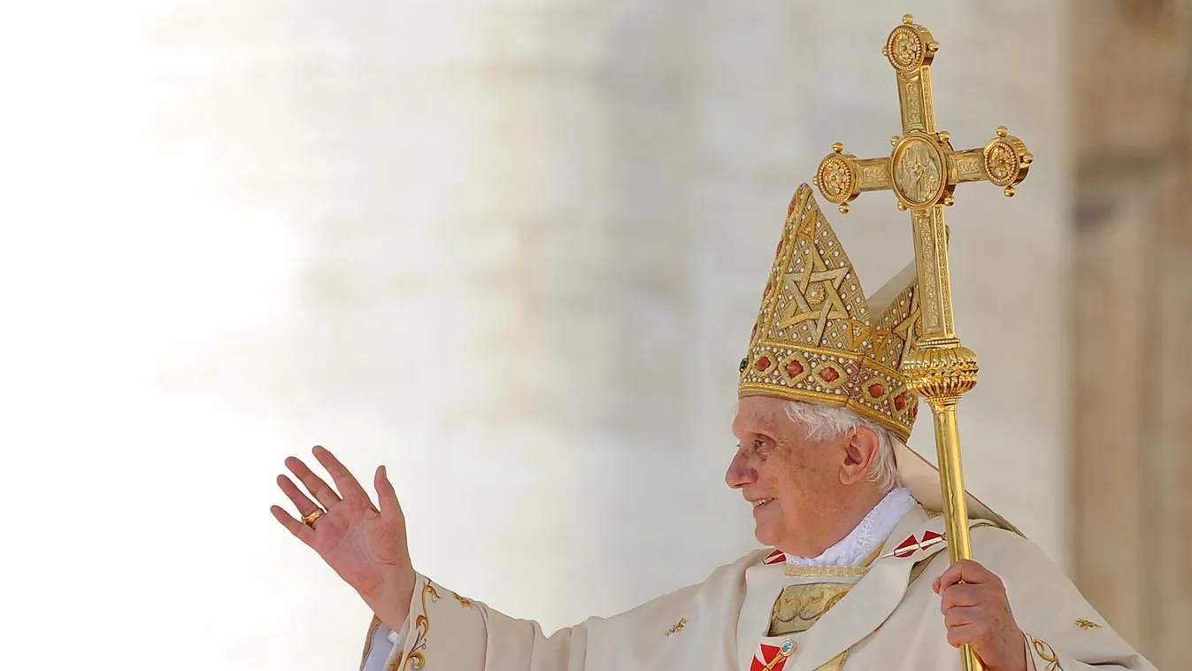 XVI. Benedek pápa, Benedek, pápa 