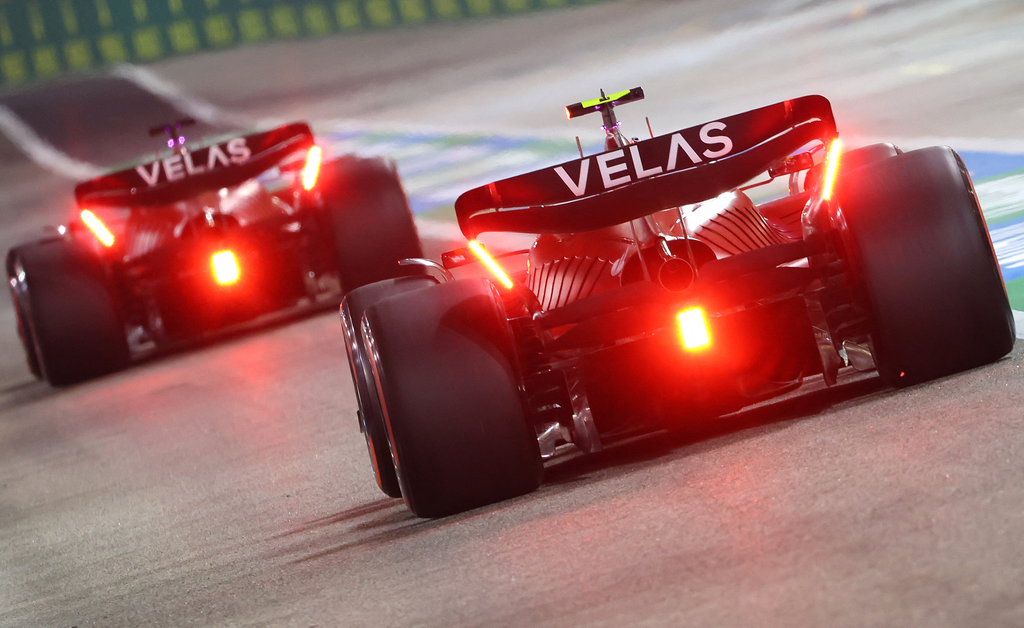 Forma-1, Bahreini Nagydíj, időmérő, Leclerc, Sainz, Ferrari 