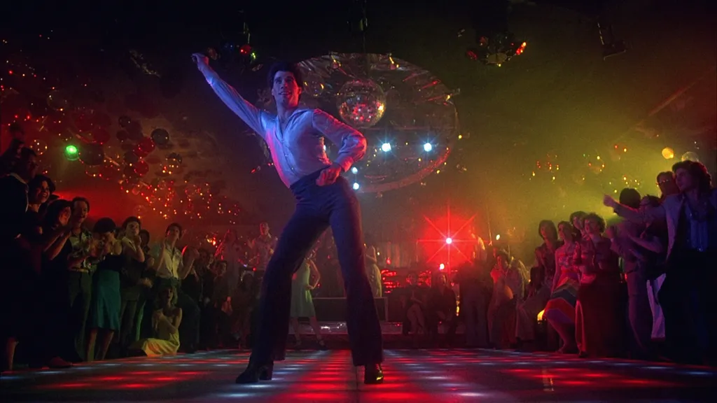 LA FIEVRE DU SAMEDI SOIR - SATURDAY NIGHT FEVER (1977) danser kitsch 1970's disco night club classique culte cult movie Horizontal DISCOTHEQUE DANCE 