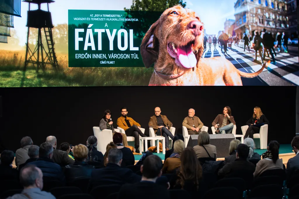 Beszélgetés a Fátyol című filmről, az „Egy a Természettel" Vadászati és Természeti Világkiállítás kabalakutyájáról, Fátyolról készült nagyszabású film sajtóeseménye, HUNGEXPO 