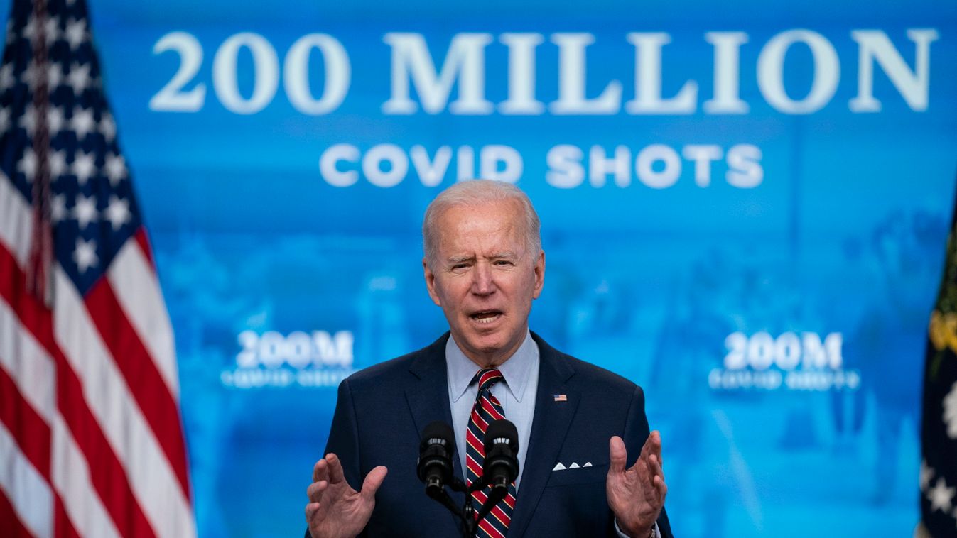BIDEN, Joe Washington, 2021. április 21.
Joe Biden amerikai elnök a koronavírus elleni oltási kampányról beszél a washingtoni Fehér Házban 2021. április 21-én. Az Egyesült Államokban várhatóan ezen a héten beadják a 200 milliomodik koronavírus elleni oltá