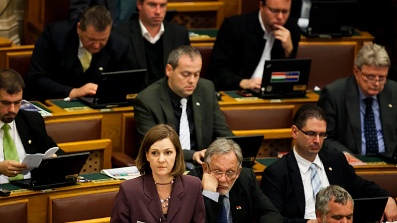 parlament, országgyűlés, plenáris ülés, Hegedűs Lórántné, Jobbik 