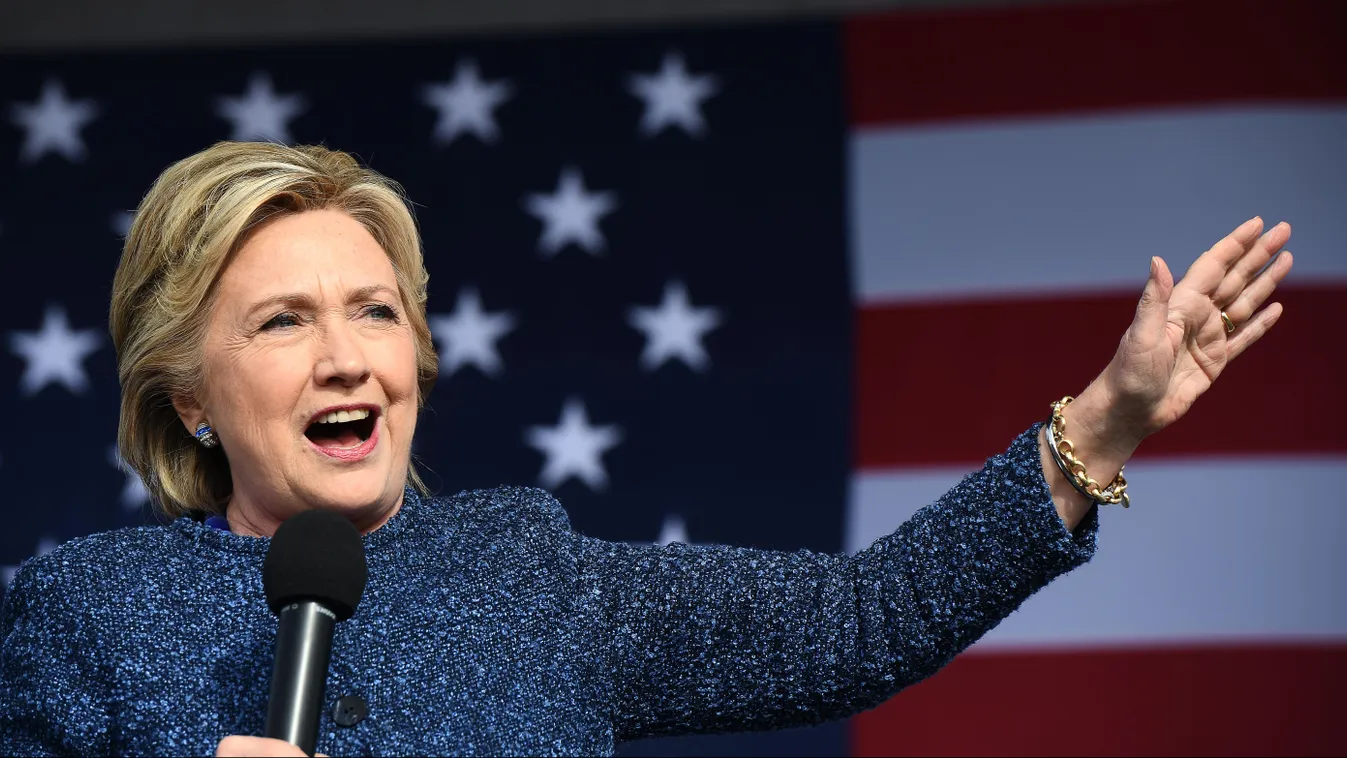 Hillary Clinton Holds Early Voting Rallies In Iowa vote Horizontal 
