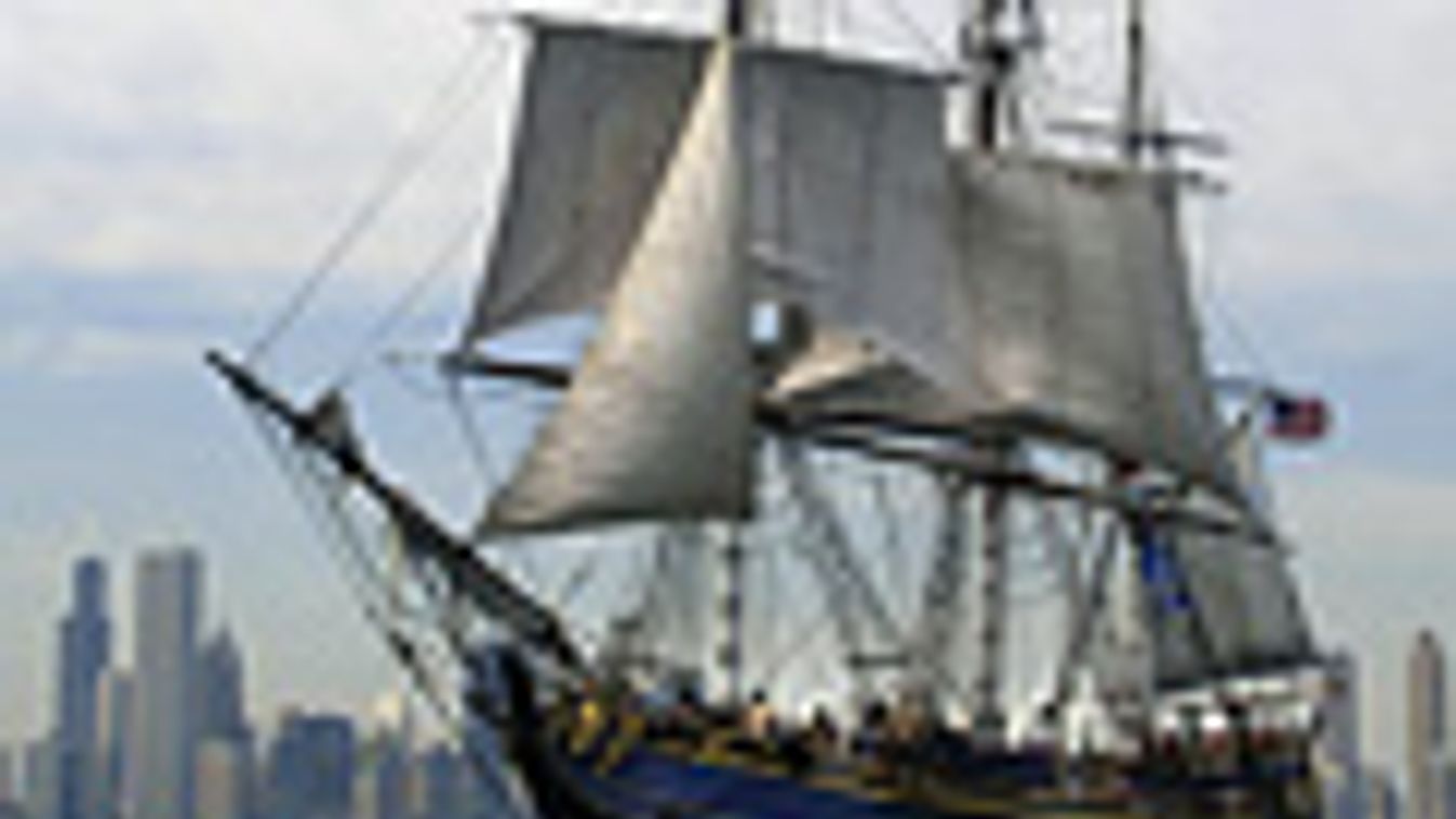 A HMS Bounty hajózik Cichago pertjainál