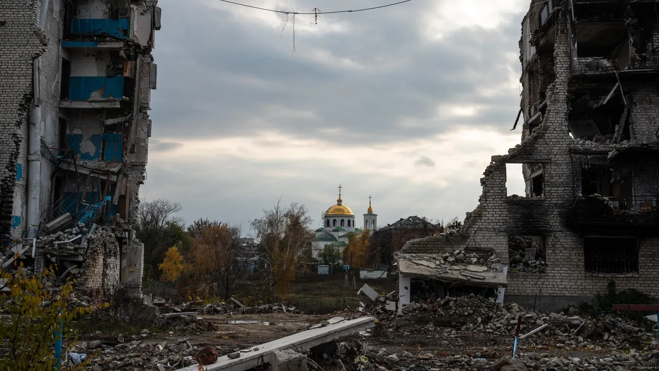 Life continues in the retaken city of Izyum Russia-Ukraine war ,church,Destroyed,Izyum,Ukraine,war Horizontal, orosz-ukrán háború, Ukrajna, Izjum 