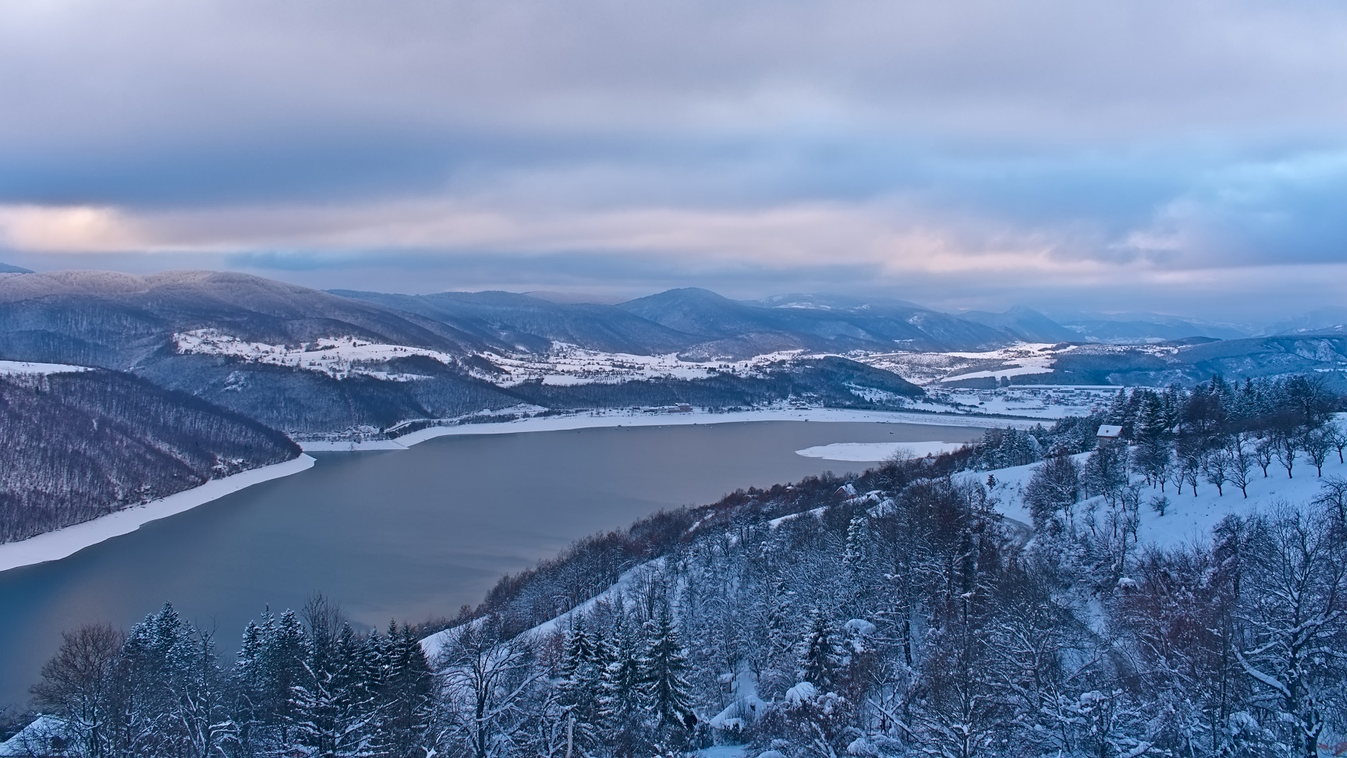 Zlatar hegy Szerbia havas táj tél folyó 