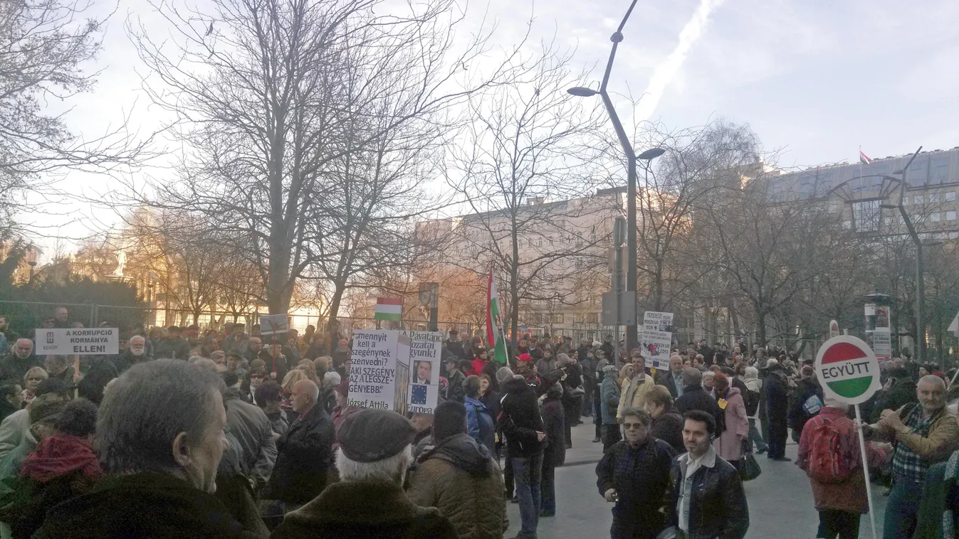 tüntetés budapest 2015.03.08 