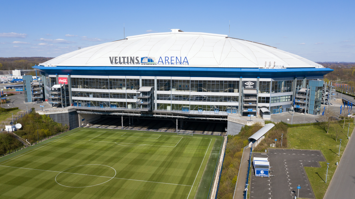 firo: 31.03.2020, football, 1.Bundesliga, season 2019/2020, FC Schalke 04, stadium, arena, VELTINS ARENA, ARENA AUF SCHALKE, exterior view, aerial view, from above, drone, drone photo, playing field, pitch is extended, firo: 31.03.2020 from above pitch is