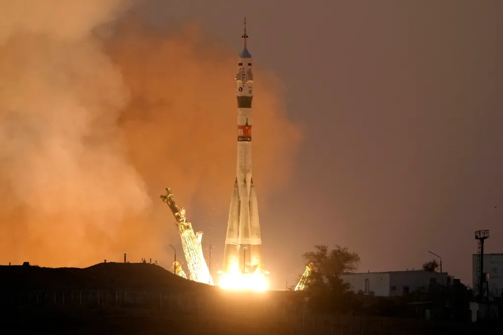 nemzetközi űrállomásra induló Soyuz MS-22 startolása   Prokopjev és Dmitrij Petelin orosz űrhajósokkal, a Nemzetközi Űrállomásra (ISS) induló következő, 68-69-es expedíció tagjaival a 
