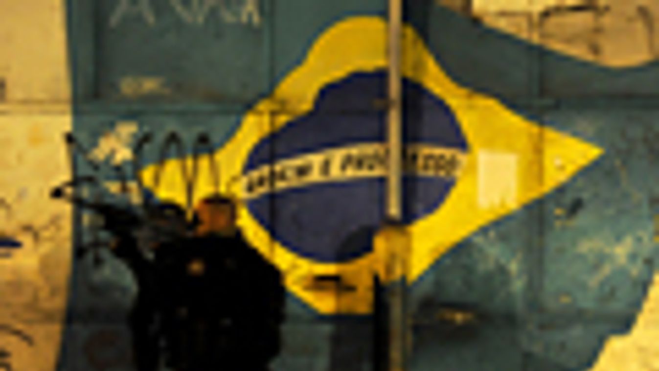 A brazil kormány támadást indított a Rocinha nyomortelepen bujkáló drogbandák ellen, Rio de Janeiro