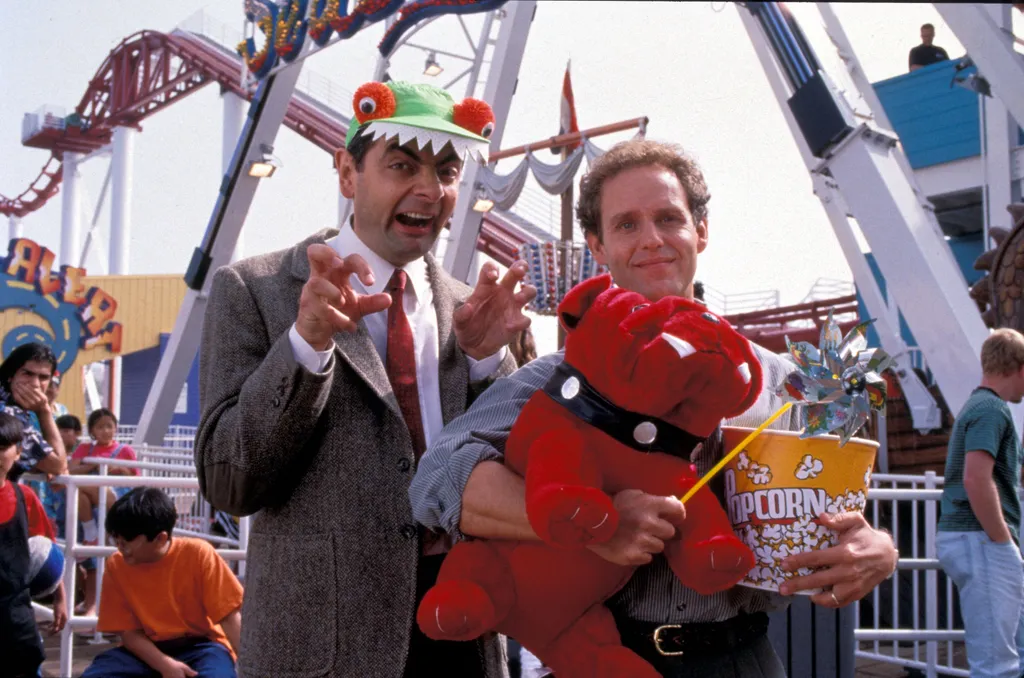 Bean (1997) uk Cinéma chapeau grimace parc d'attraction ours en peluche teddy bear pop corn popcorn (aliment food) Horizontal HAT 