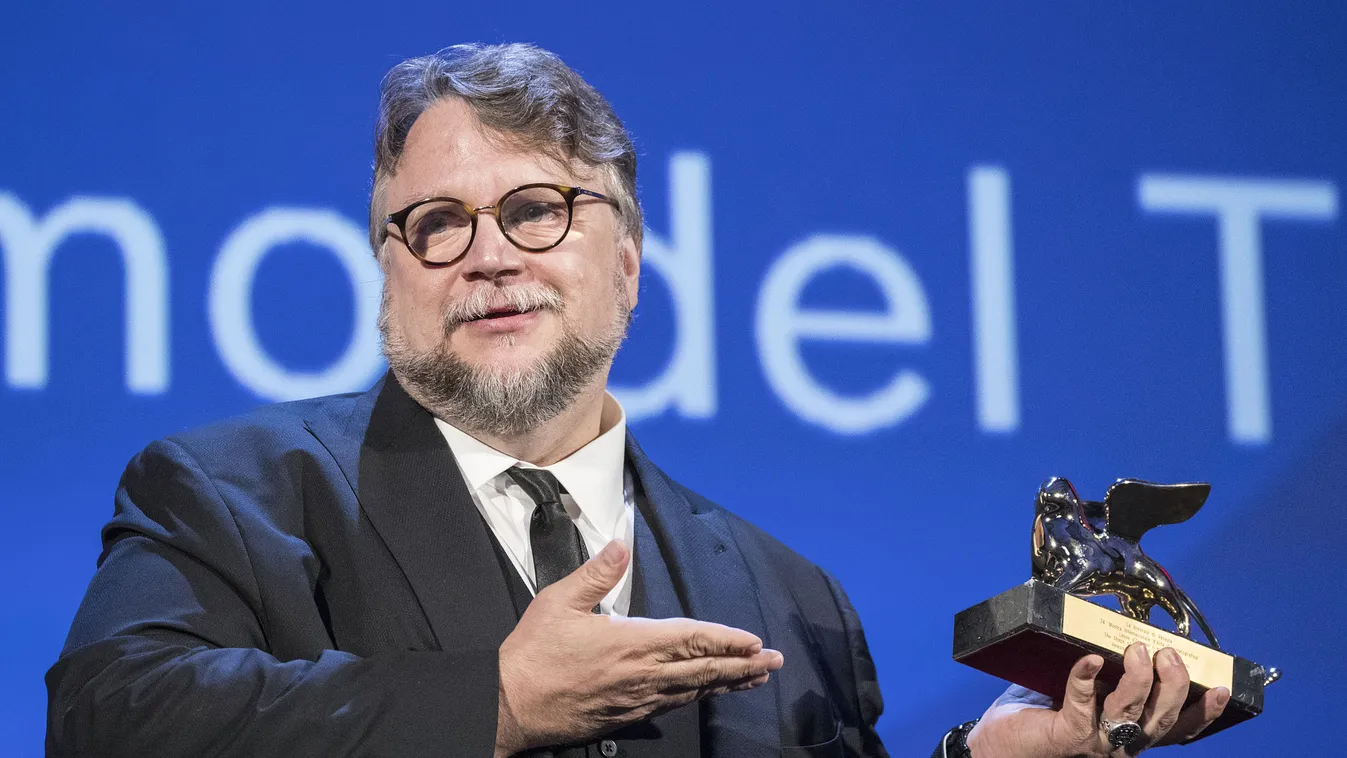 Guillermo Del Toro az Arany Oroszlánnal 