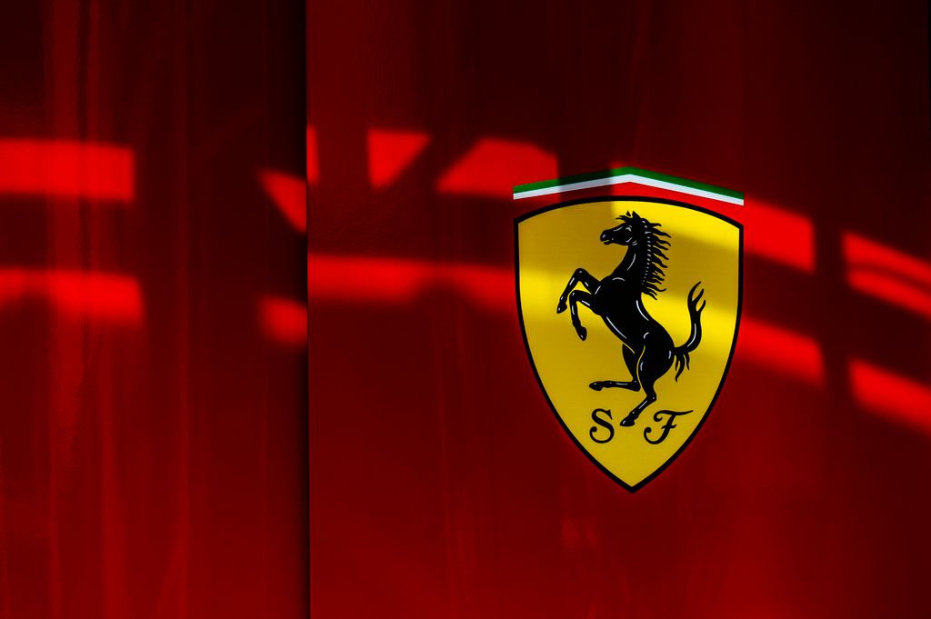Előkészületek a Forma-1-es Német Nagydíj előtt, Scuderia Ferrari logo 