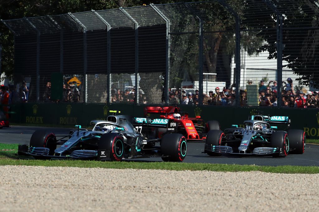 Forma-1, Ausztrál Nagydíj, vasárnap, Valtteri Bottas, Lewis Hamilton, Sebastian Vettel, Mercedes, Ferrari 