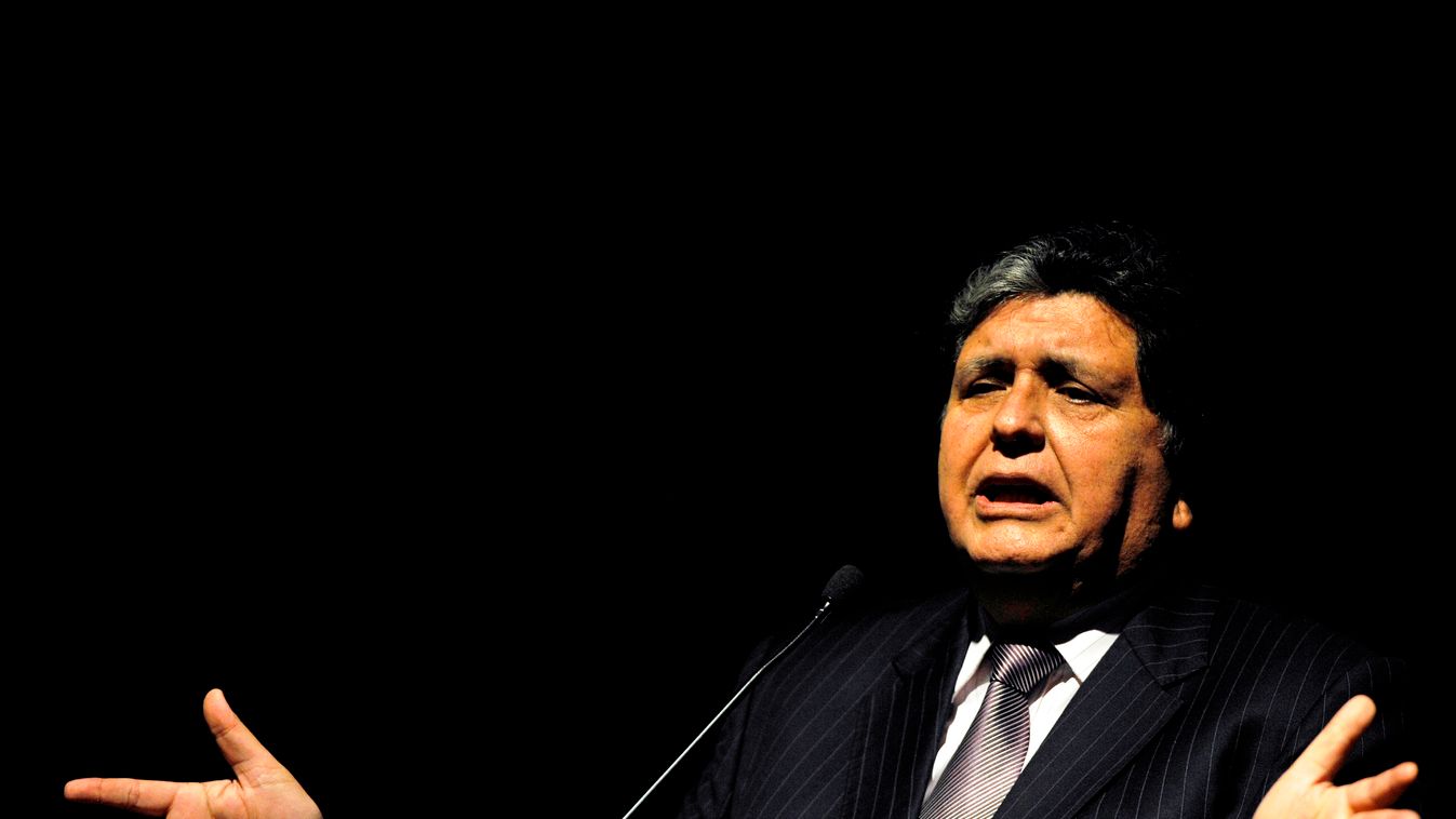 Horizontal The former president of Peru, Alan Garcia, speaks during the First International Meeting of the Pacific Basin, in Cali, Colombia, on October 5, 2011. During the meeting, the policies of the Colombian government towards the countries of the Paci