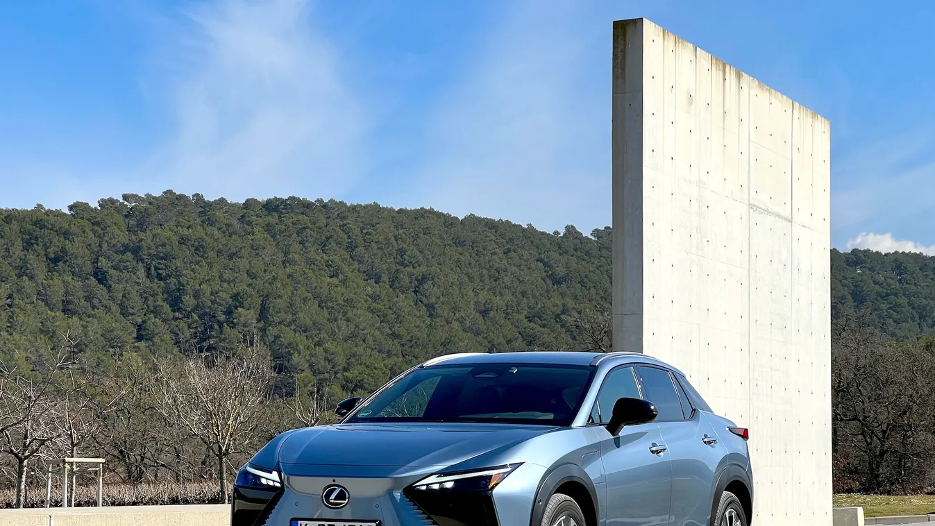 Lexus RZ menetpróba (2023) 