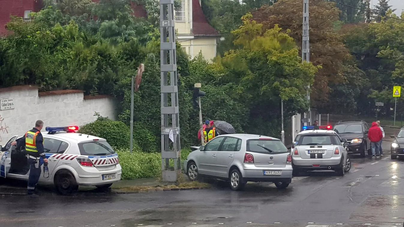 Bimbó és a Gábor Áron ut(utóbbit csekkoljatok) kereszteződésben Pálmai L.Ákos 