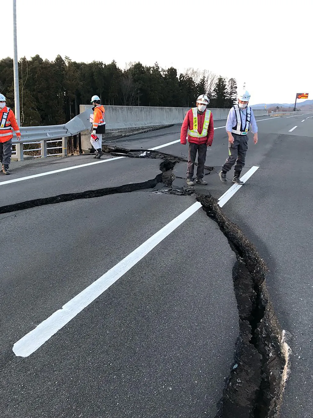 7,3-es erősségű földrengés volt Japánban 