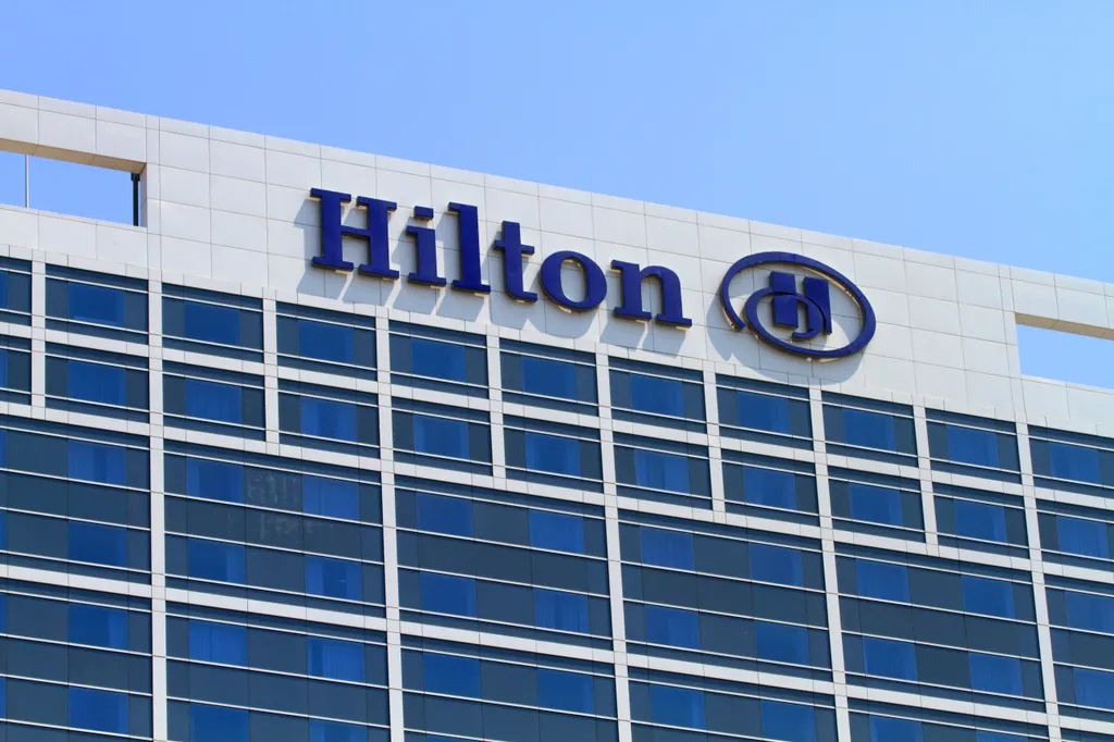 Ez  a 7 cég már nem kér a dolgozóitól diplomát – galéria - HILTON 
