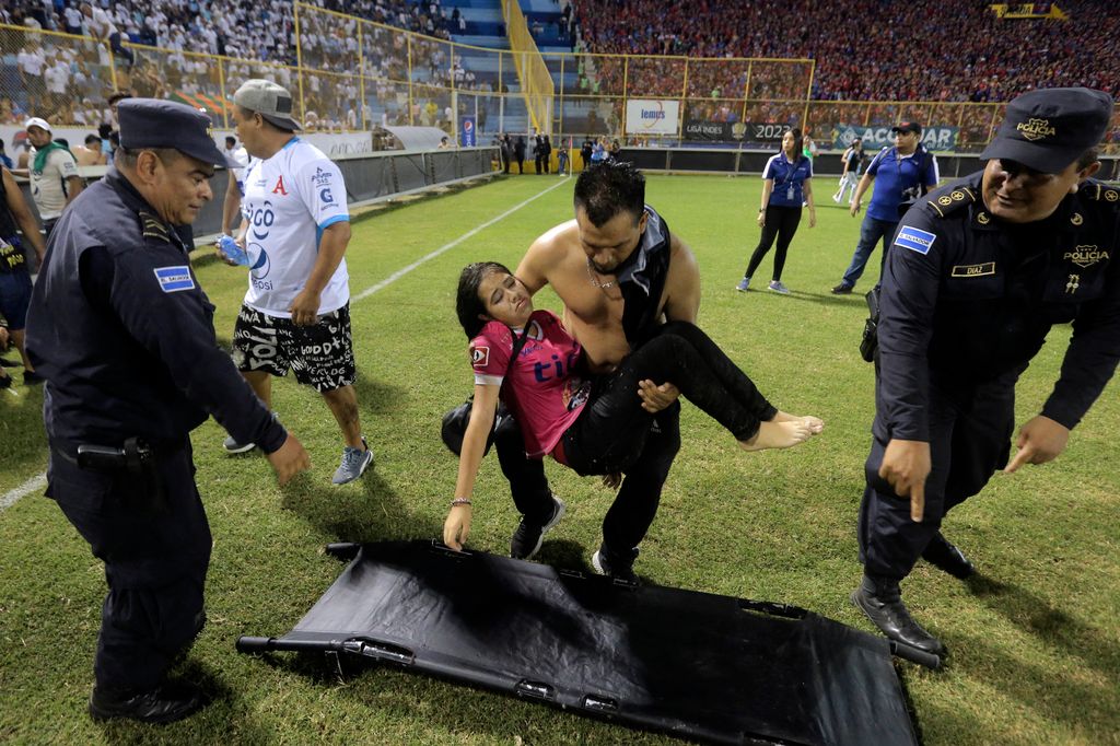 accident fbl TOPSHOTS Horizontal, San Salvador,Cuscatlan stadionban, foci, szurkolók 